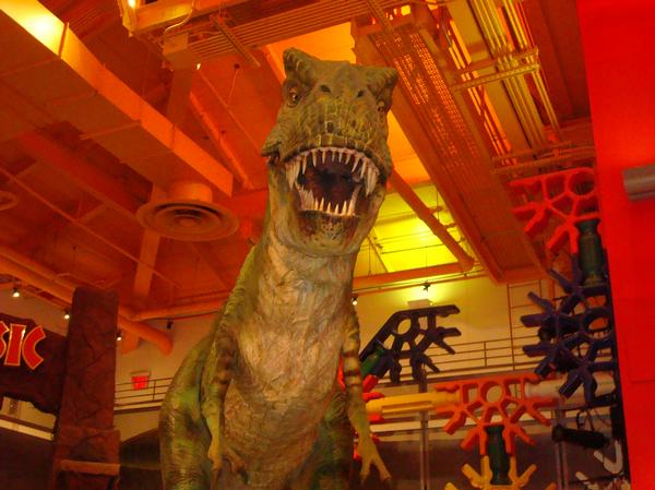 Toy R Us T Rex 1